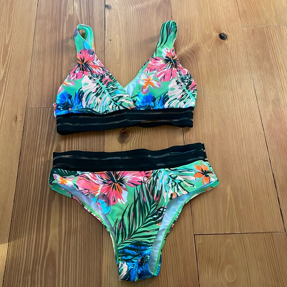 Women’s SHEIN Tropical Two Piece